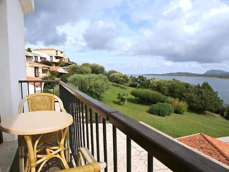 B4922B9A51B5F34B11D689BFC0FF7035