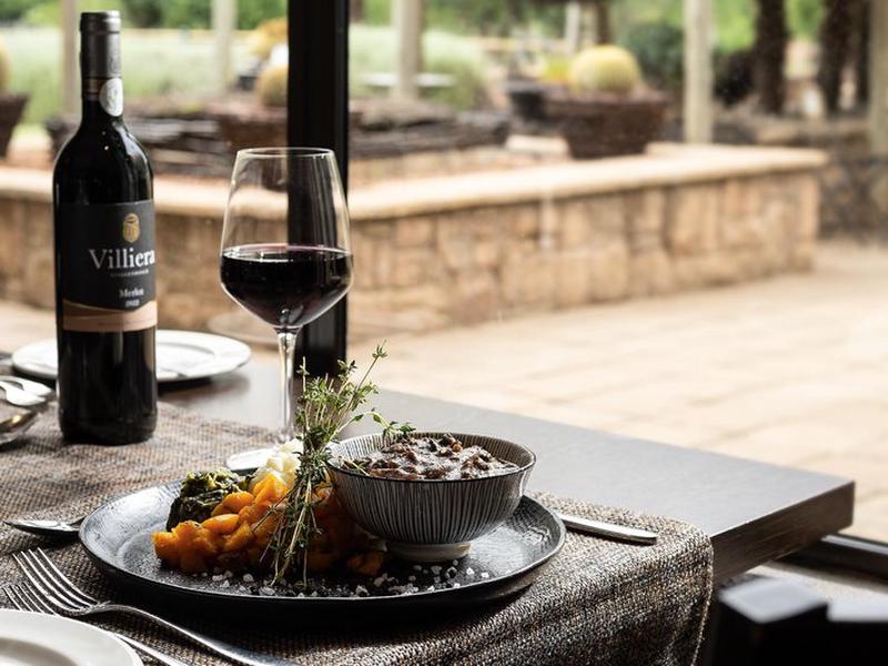 C1C85E2BBD557B2AA3AD4DC24ADECF2D