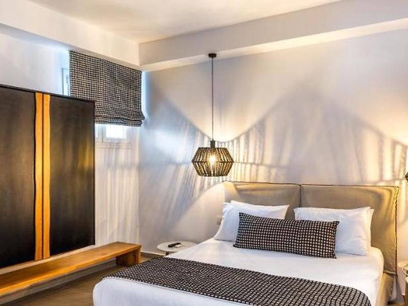 4EA9475E76CE2E3B8F4504B241F43DD3