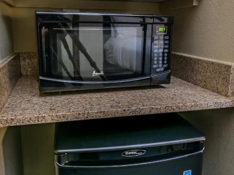 81C106927F6B9B57992AC836E2E3737D