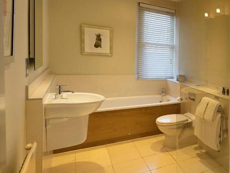 FB2282CCE532056FA30DF85653E4D018