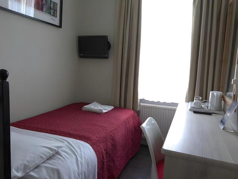 939B836A989219C6D18113521AC409F0