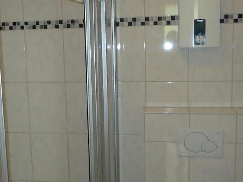 22697189F475E015A7F3974F4A9F658D