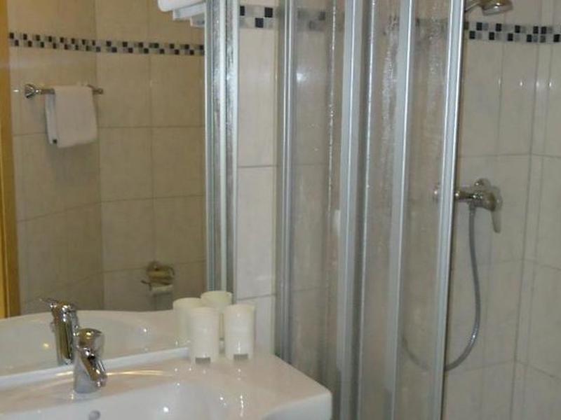 FCCAD216E0140A5FE8723742090CB1BA