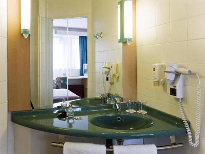 2B58D00F7103D039410CC7DD02A54F5A