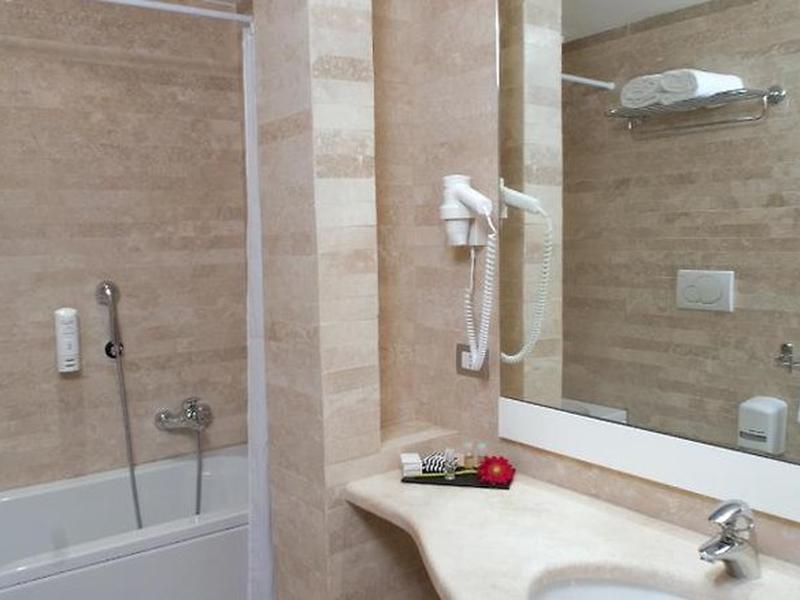 FAE976C8BC003E2DA72EA6B692CE8699