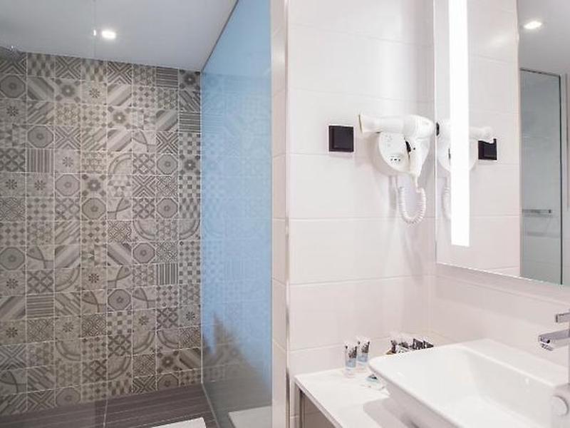 B96A33F439FA6372035BE0CEEE7827BA