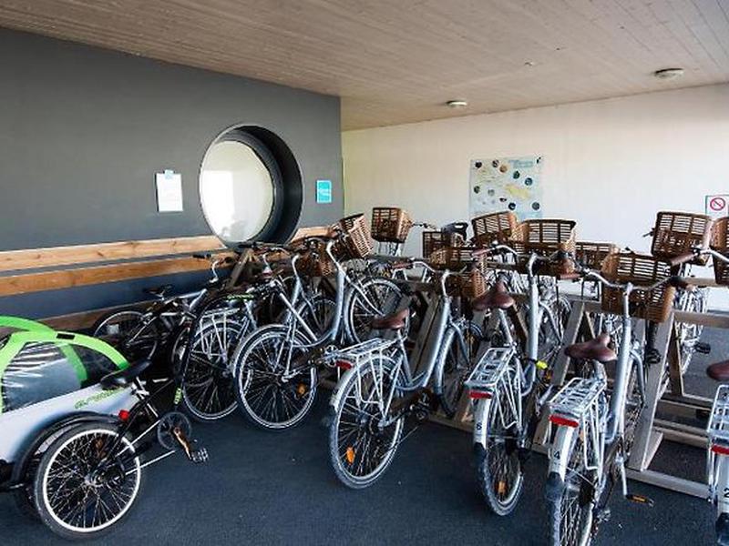 25018B28EEBF2A468BFA44FA2CBC6999