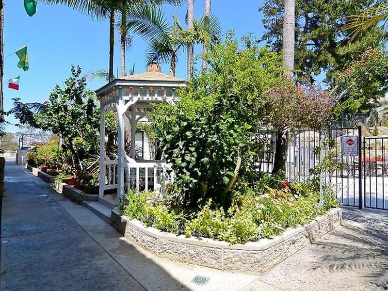 4AFC9C29E9E2FC2778703A803222B26D