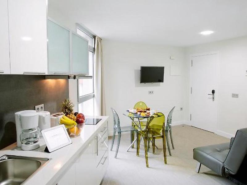 C5B3CAFFCC8DE97A7D4ECFAA653DEF26