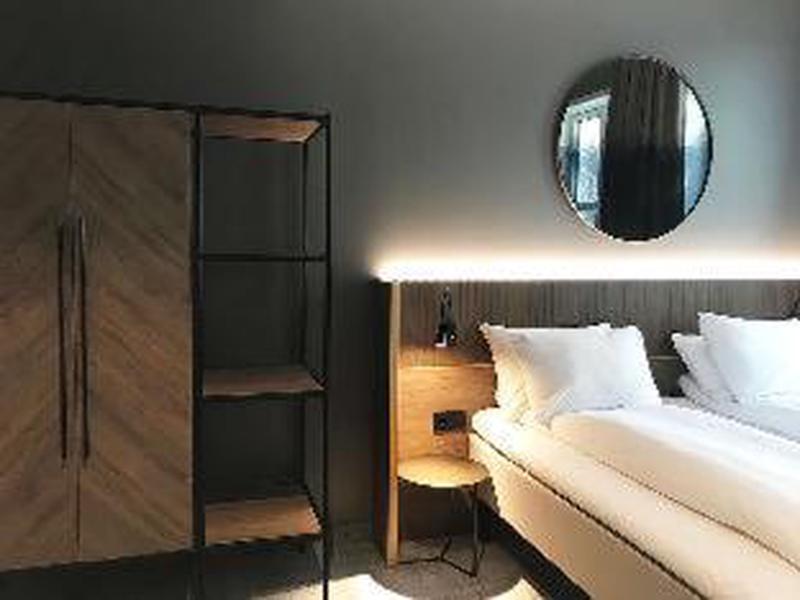 54D0A6B8BD99F8A021381D29F126166D