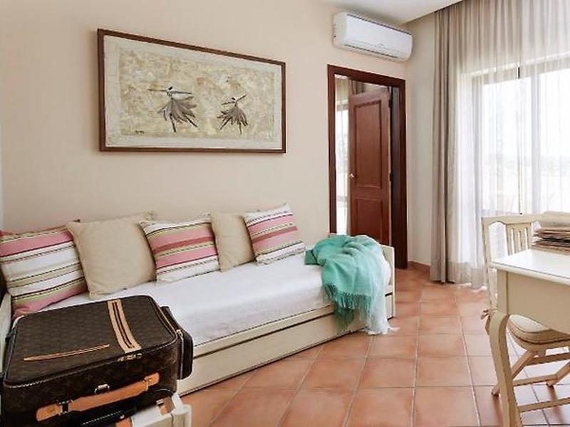 F55F8A3EB2929596D69E2A27BC4CBC82