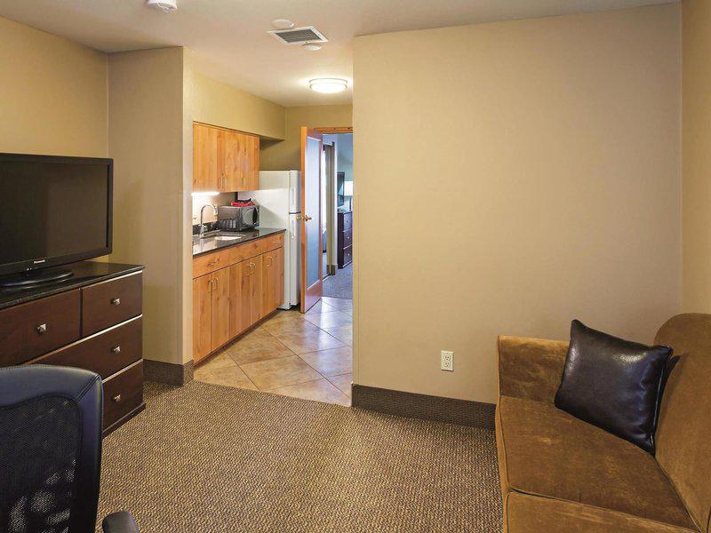 E27CEC9BC865FA072B06141707262E23