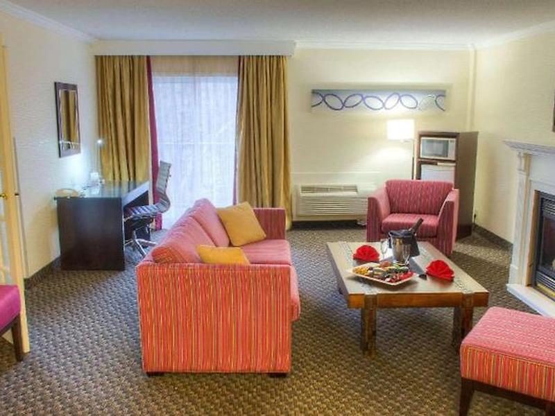 C6A82D420C42F43C88E41A1D5E87C005