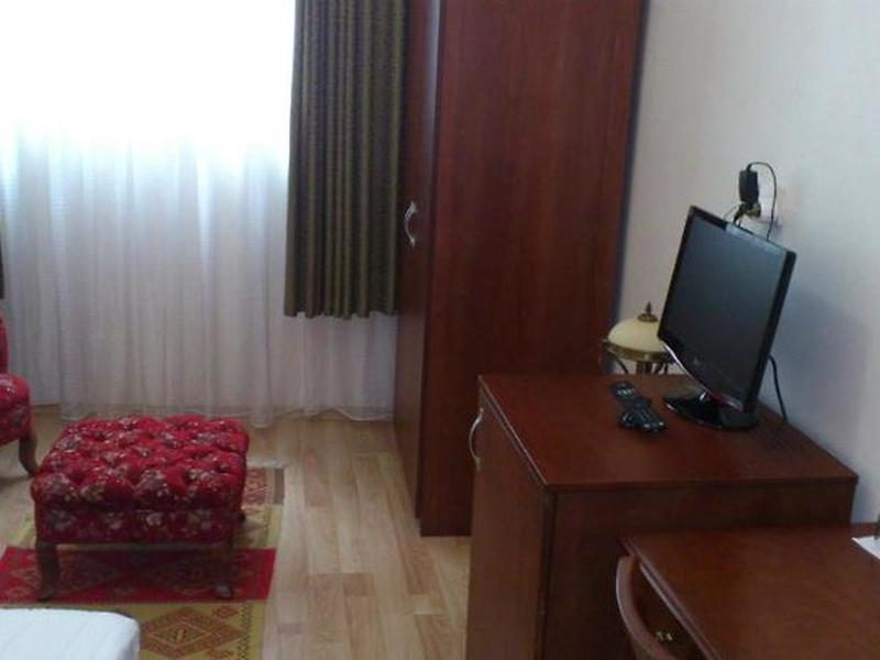 C23502078B5C05A72BC20CFABADD359B