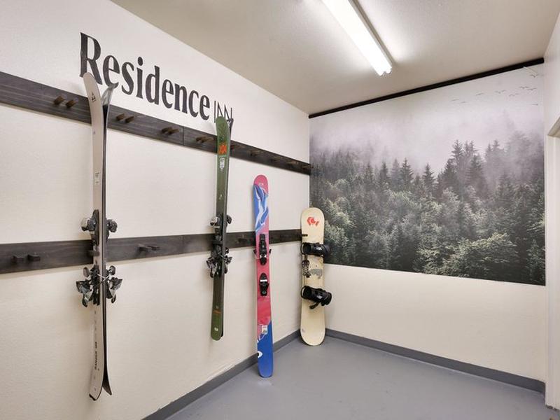 D01CE7E6C7A2E66A6EEF48EEAA6ADB1A