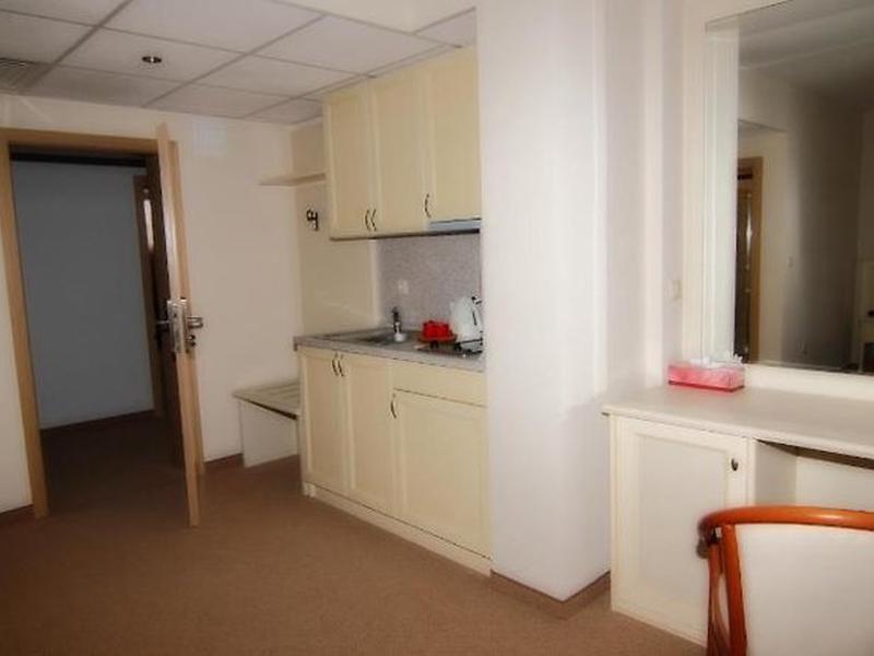 443EA76680C141E0EC7DCF01730D9D33