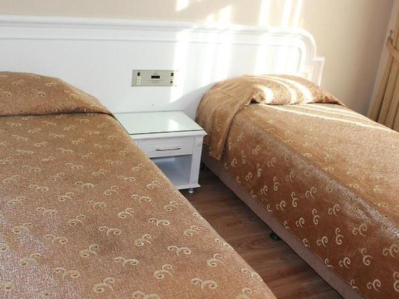 8E0F8EC1CB8207A30AB0DDBAC33FF046