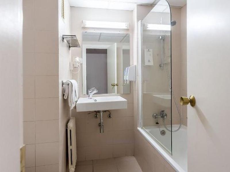 AD4EE2D65910EBC78A219EAD807F909A