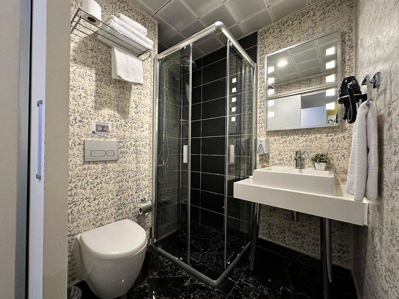 67B18ED426ECCBE7F3C917C3EF941102