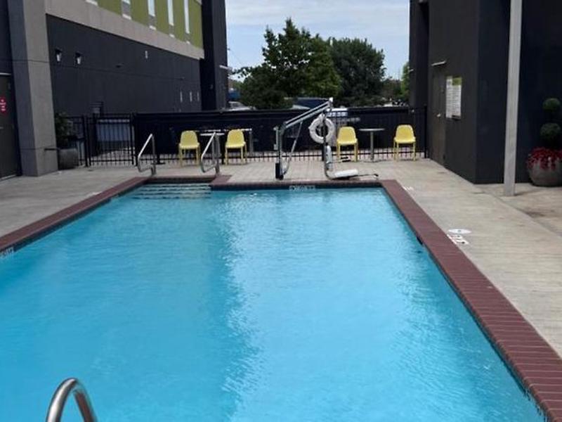 915A918299B82215C890351CE5D440E5