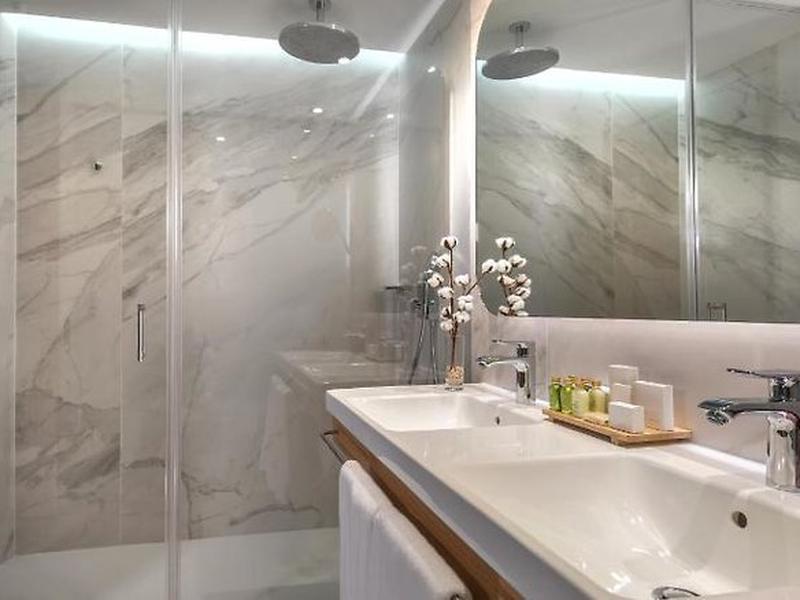 028600DD20E65ECC4760A1A17CC4264D