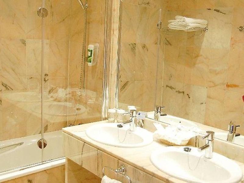 C1E455577FF878BF943A6D34291F592C