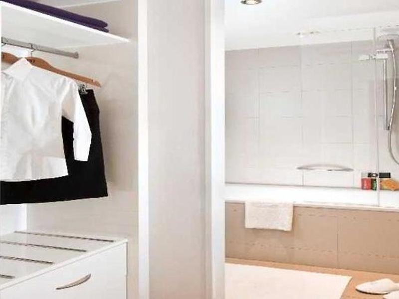 6B9DA78E5A4E294BA2A679783613CA2B