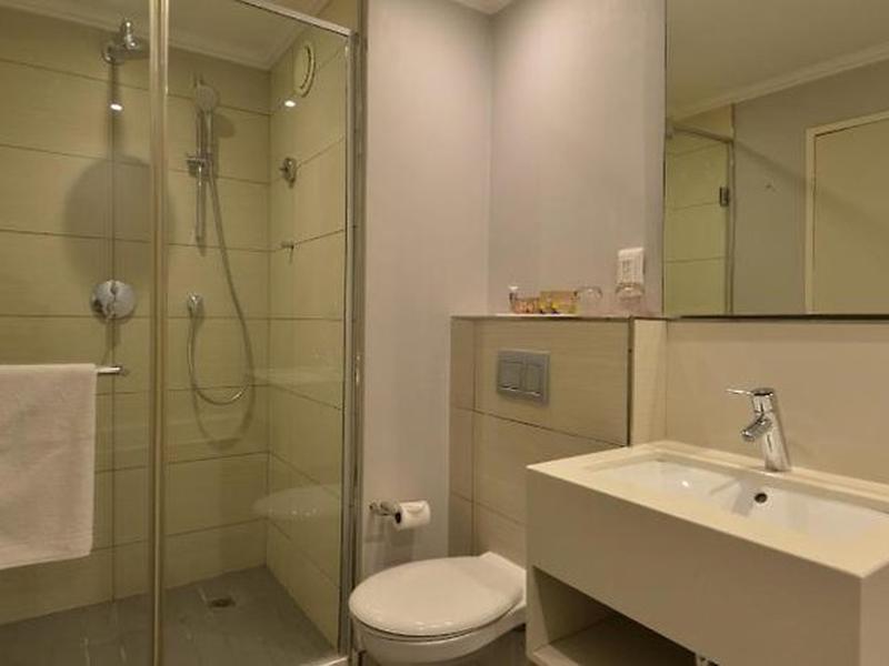 D38EA9744FBC0516385F54A7761FA7F3