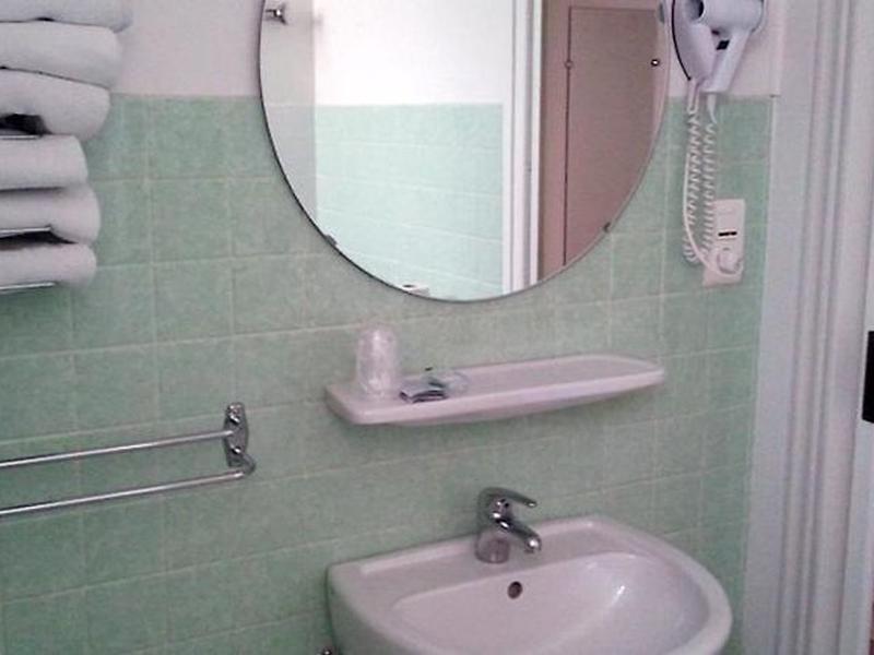 4D825C5EB353E3F7AF873C1382E2FFDC