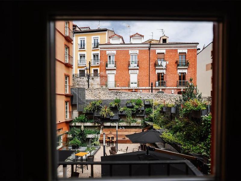 51D815343E16050D3029F13B4C2B85D4