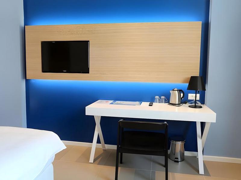 B46383EF4A338A1C810B1B7C6958FC72