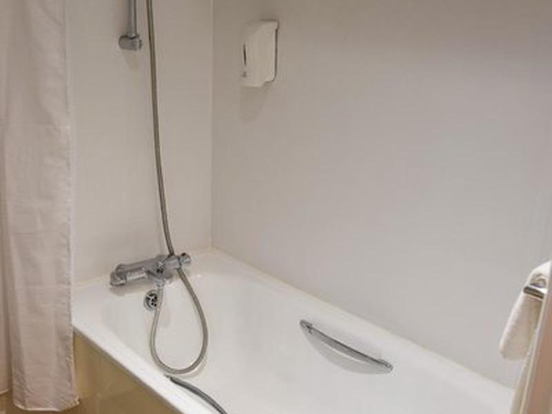 8B9E67E33C010D934F2AC50C67FC5B65