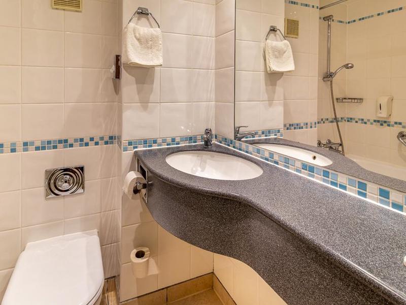 81FF342C3DC7A318D48D8F91E55AD53C