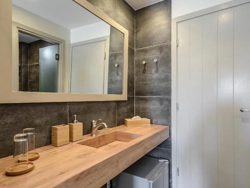 9846D5996CBF6C98BD38BE2305924B27