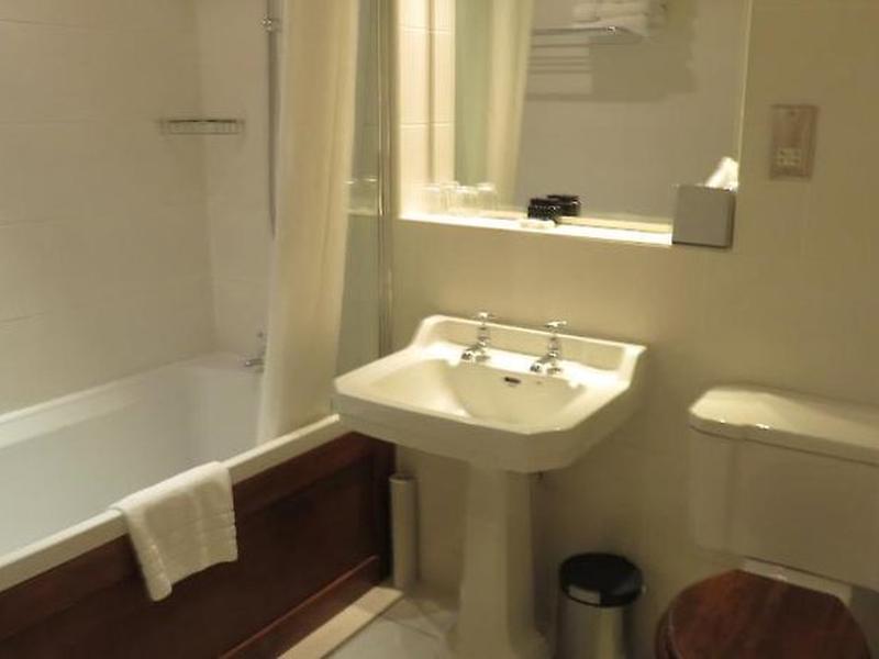 FBED1CF3011E565E08A05F9E5E5BE887