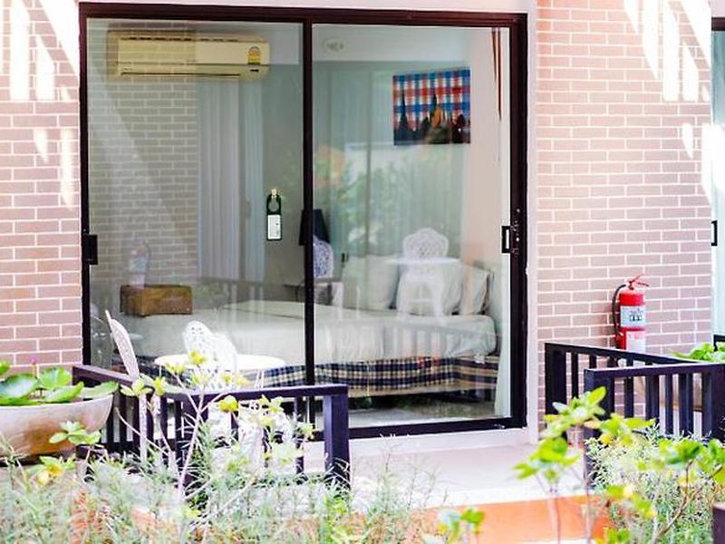 F79616D1030E87E4477E84AA7769187E