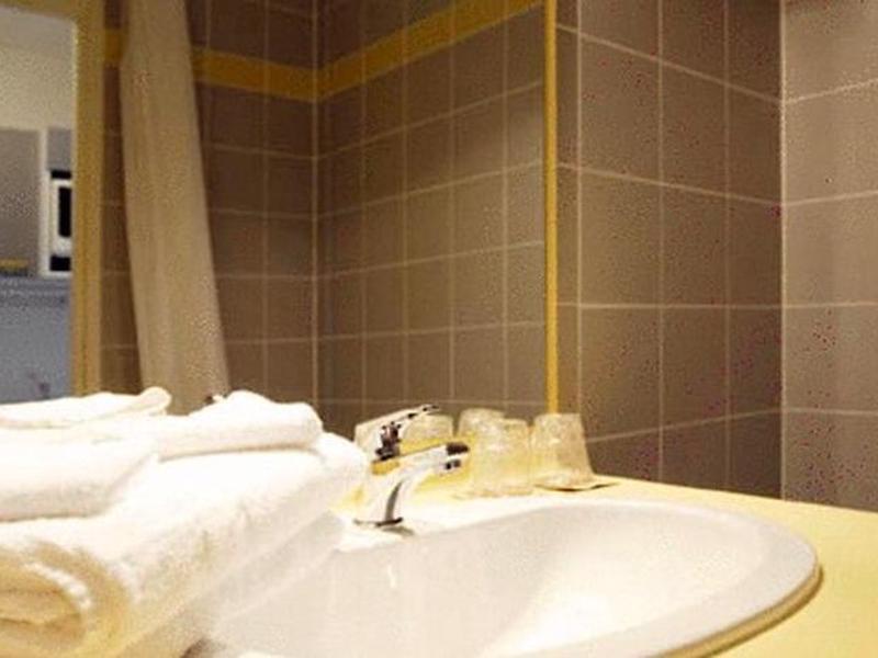 E811AB98E2AC313DF25DDCAF59198E44