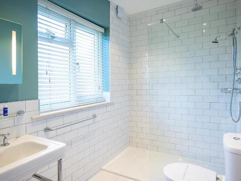 89A33DBEED79B86F4A601BDFF9A6E0CF