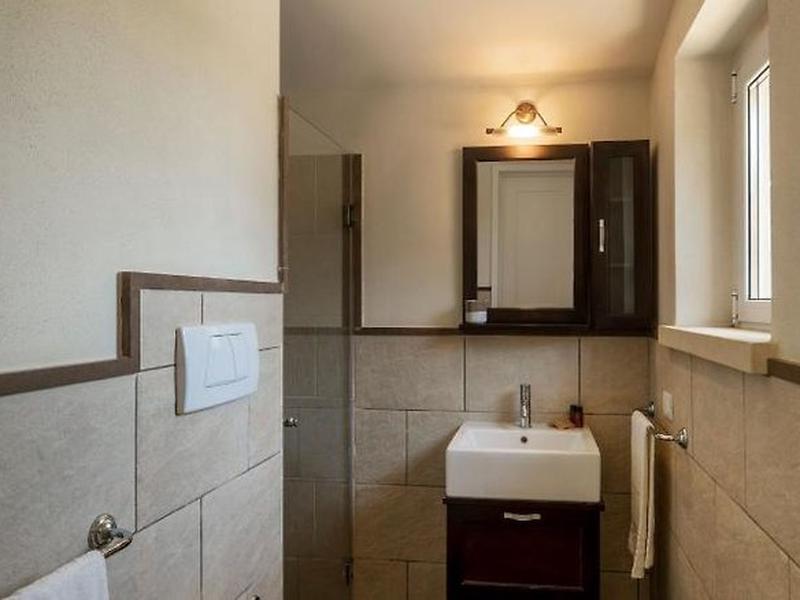 225E5BF669D61AA499A9E47FCA8D0DA8