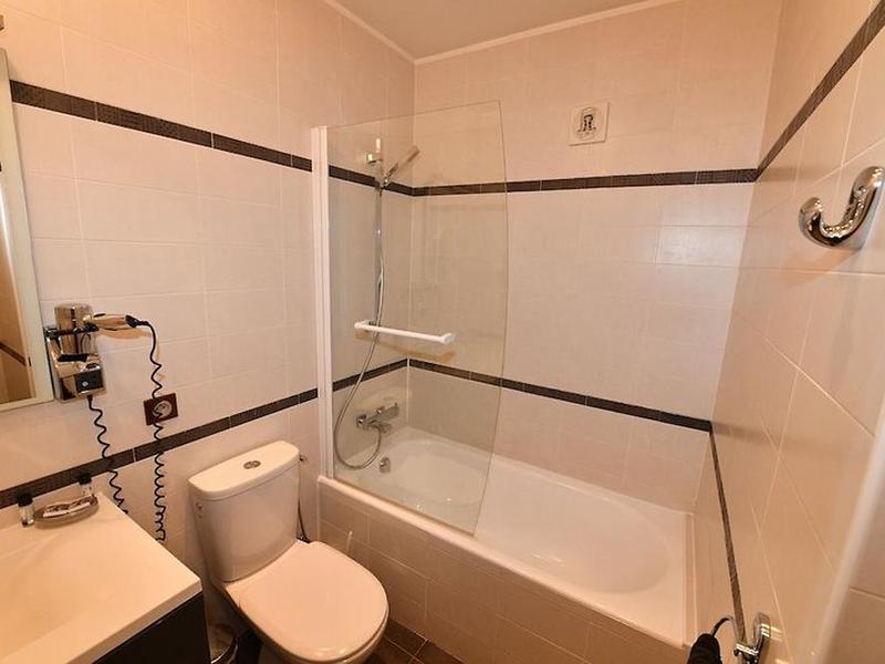 8E4A2E1E6C8C904CC59721831FA0630A