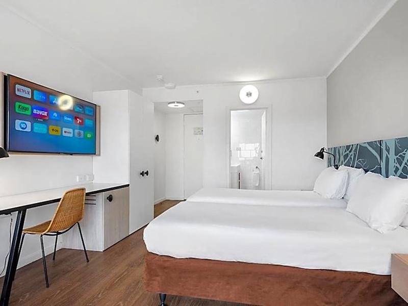 9DD1C541E9B4954A74B046FB3BF010FF