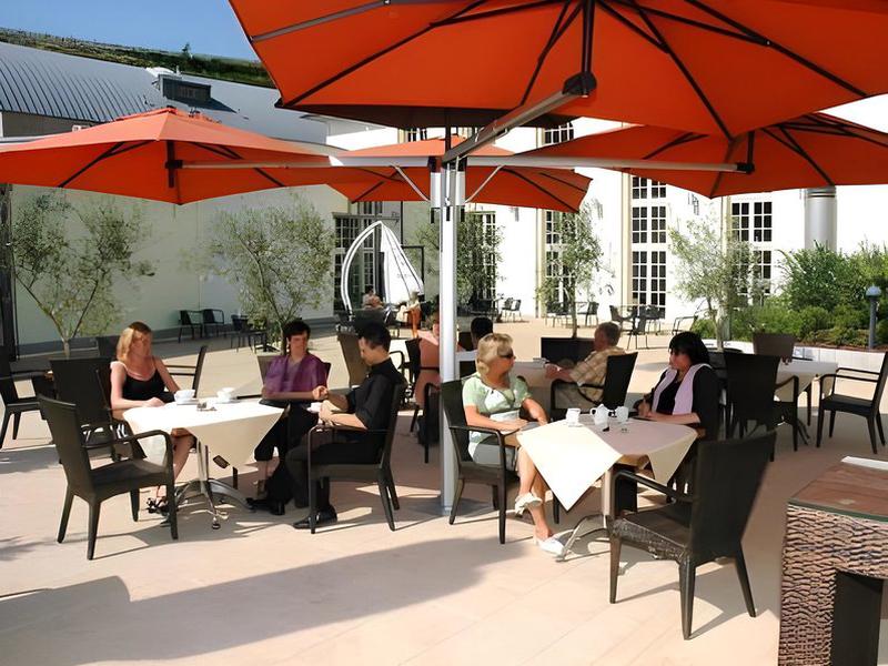 CB110F4E2086E0238AD37B7961AB3E32