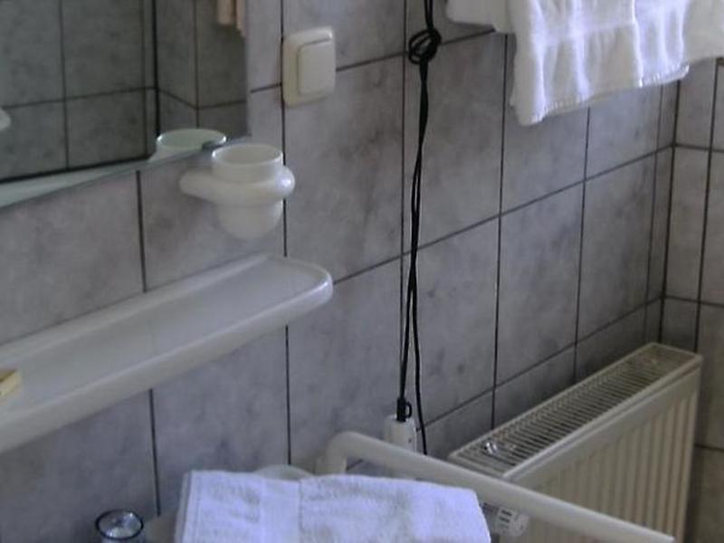 EB122628806DB9A6DAC8BEEFA374D99D