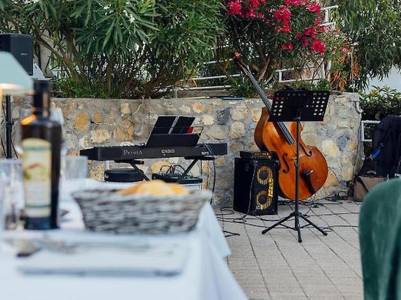 4442C4944DE3CA9DC1F30E1034615D58