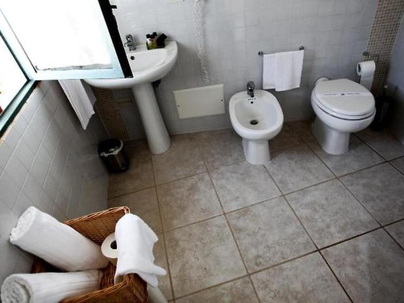 A683E2F560767C9C83399178BA592C28