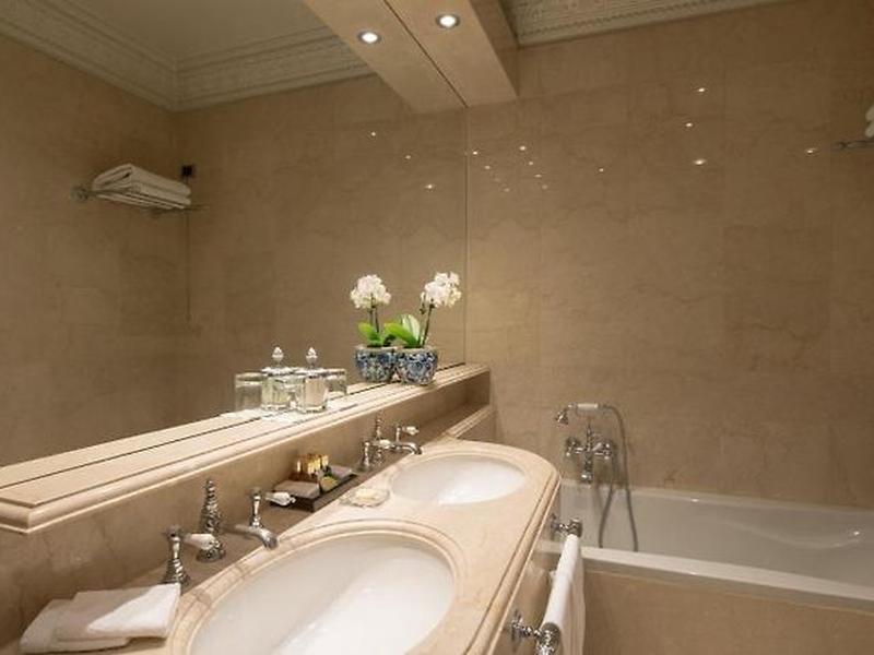 E9A405DEB98E7E6B7B9AB2A735D93F0D