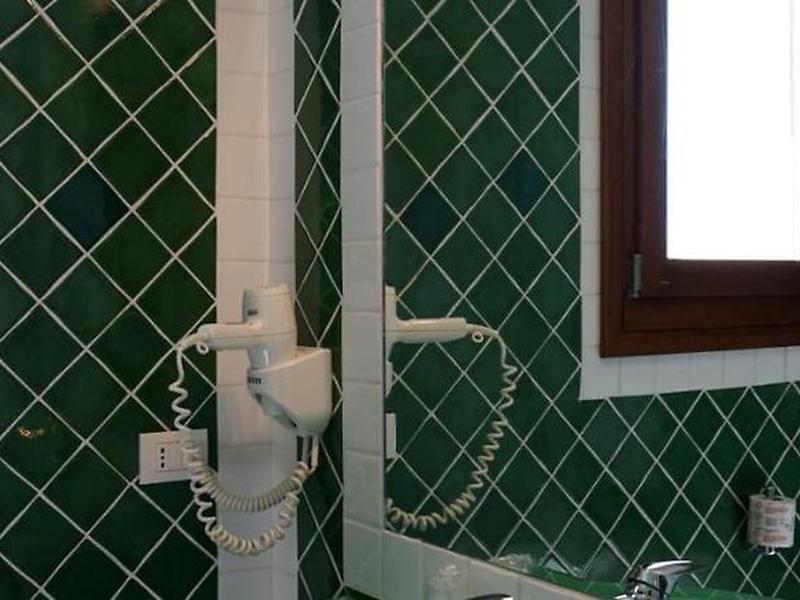 A0DDB1A05B69ED365285BE74AFB1D5C4