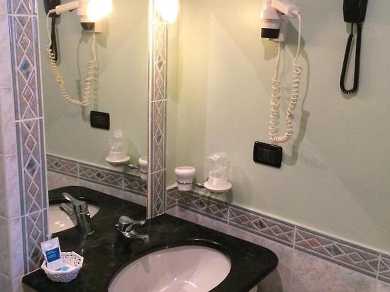 03CBEBE3ECB1B29AA42BF79573FA9EF2