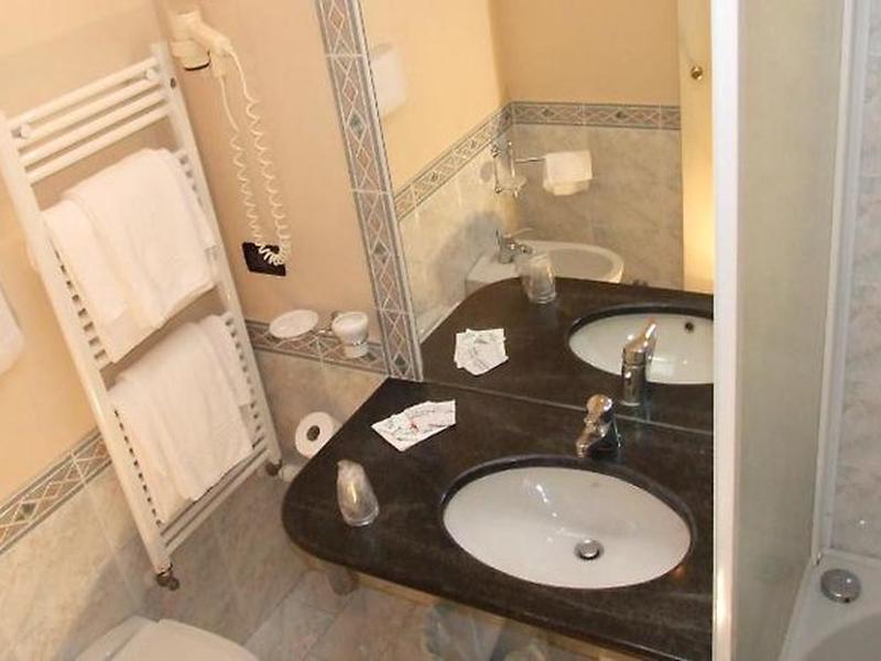 9061E859DD841A6859BB159E2D36B205